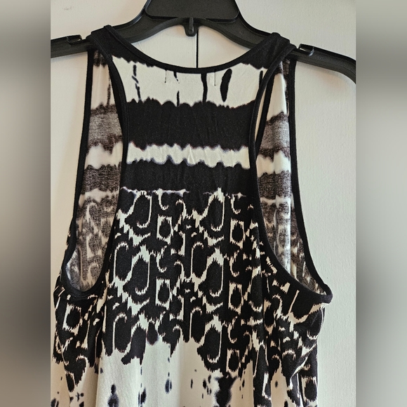 NWT Karen Kane Tank Top Black White Geometric Design Racerback Size XL - Picture 5 of 7